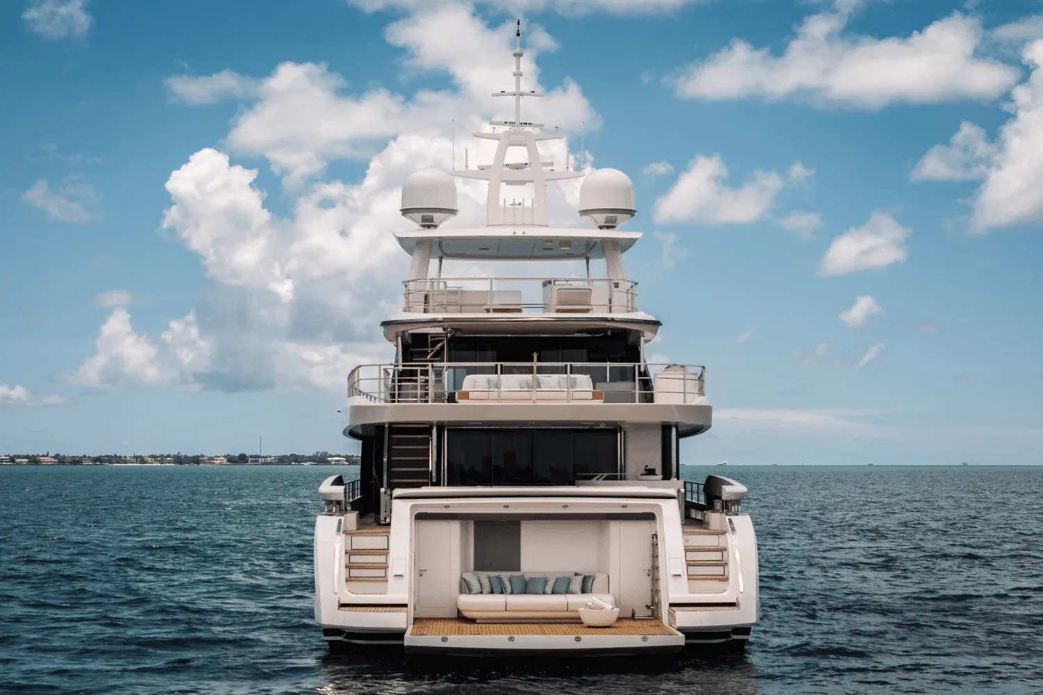 Azimut Grande 36M Detail