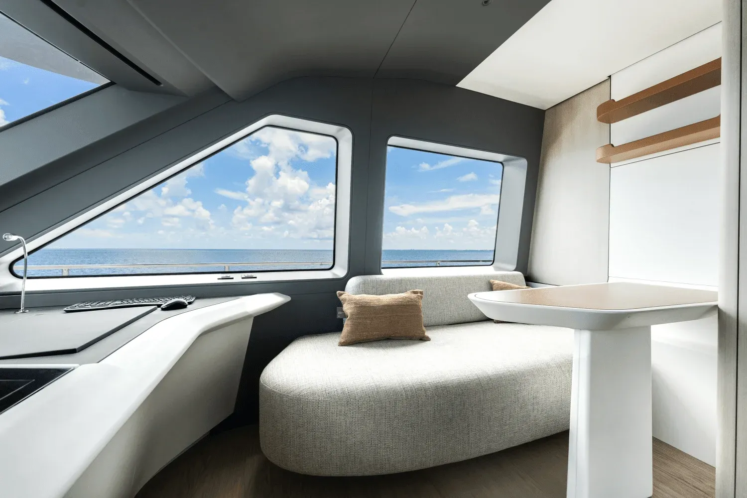 Azimut Grande 36M Detail