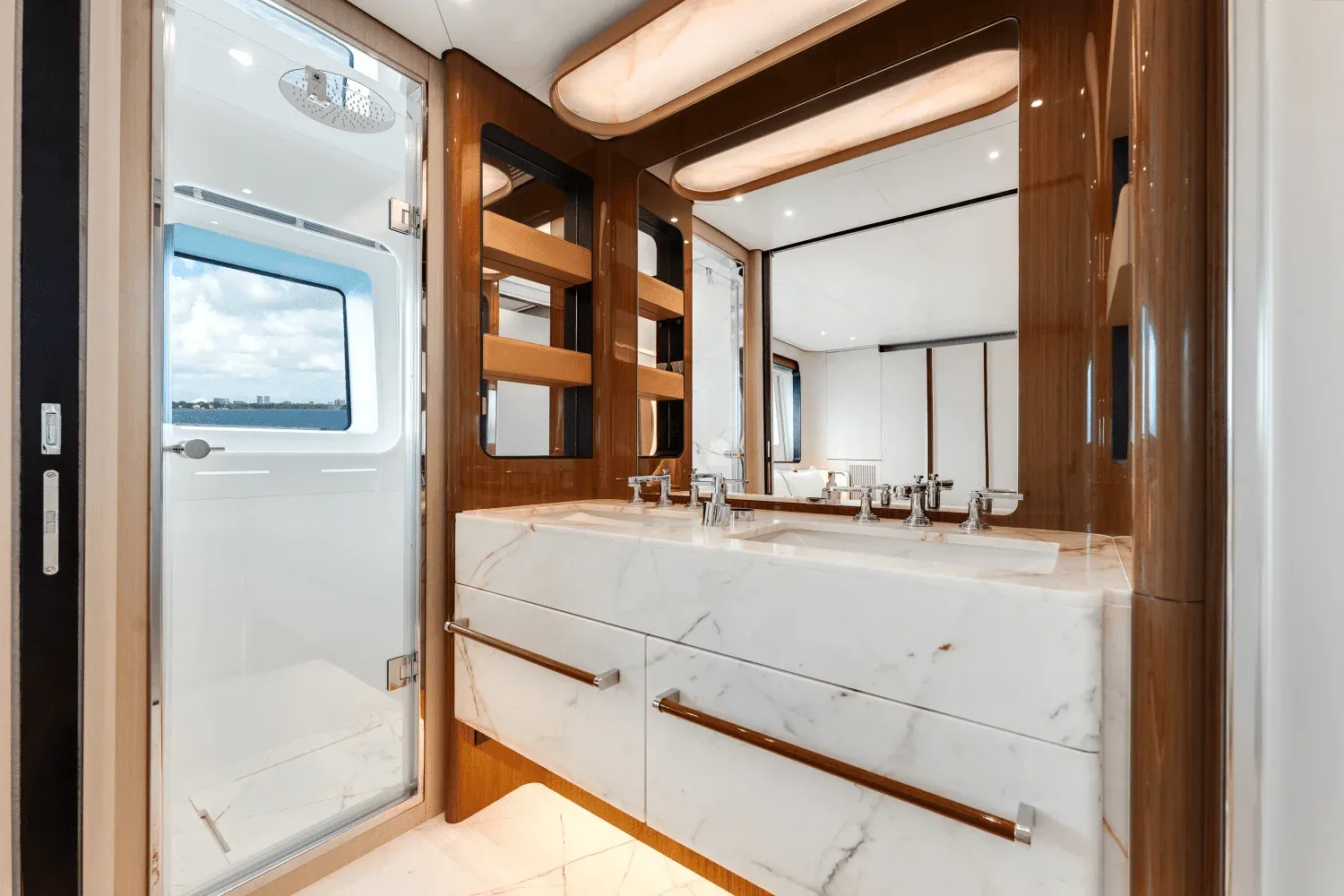 Azimut Grande 36M Detail