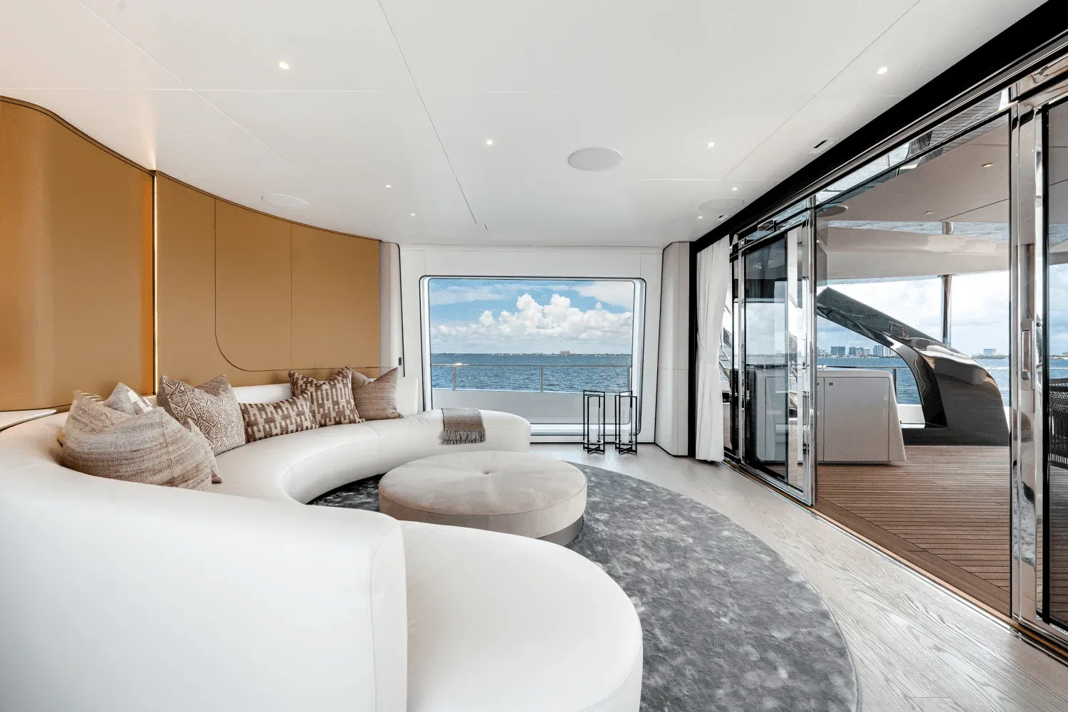 Azimut Grande 36M Detail