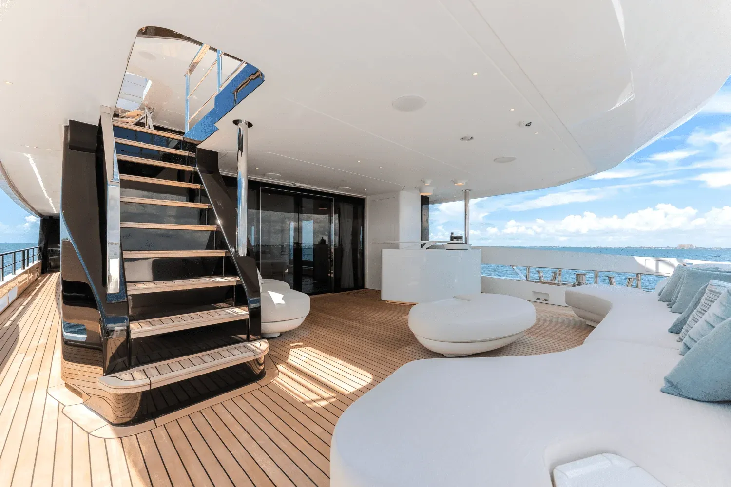 Azimut Grande 36M Detail