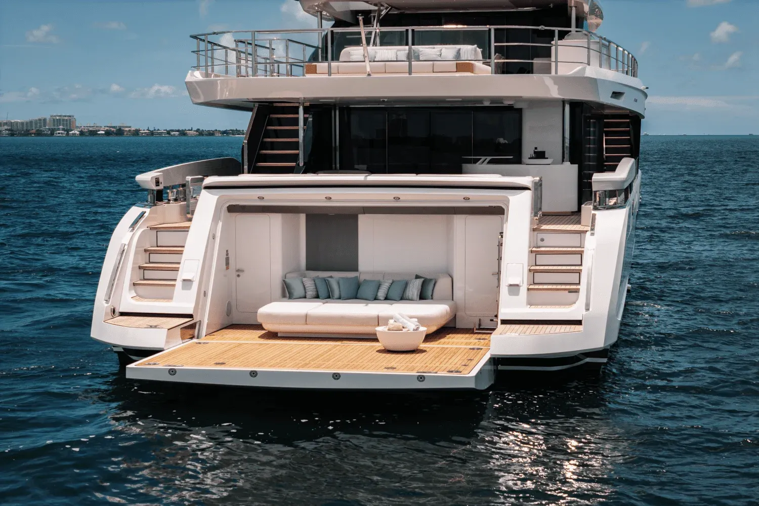 Azimut Grande 36M Detail