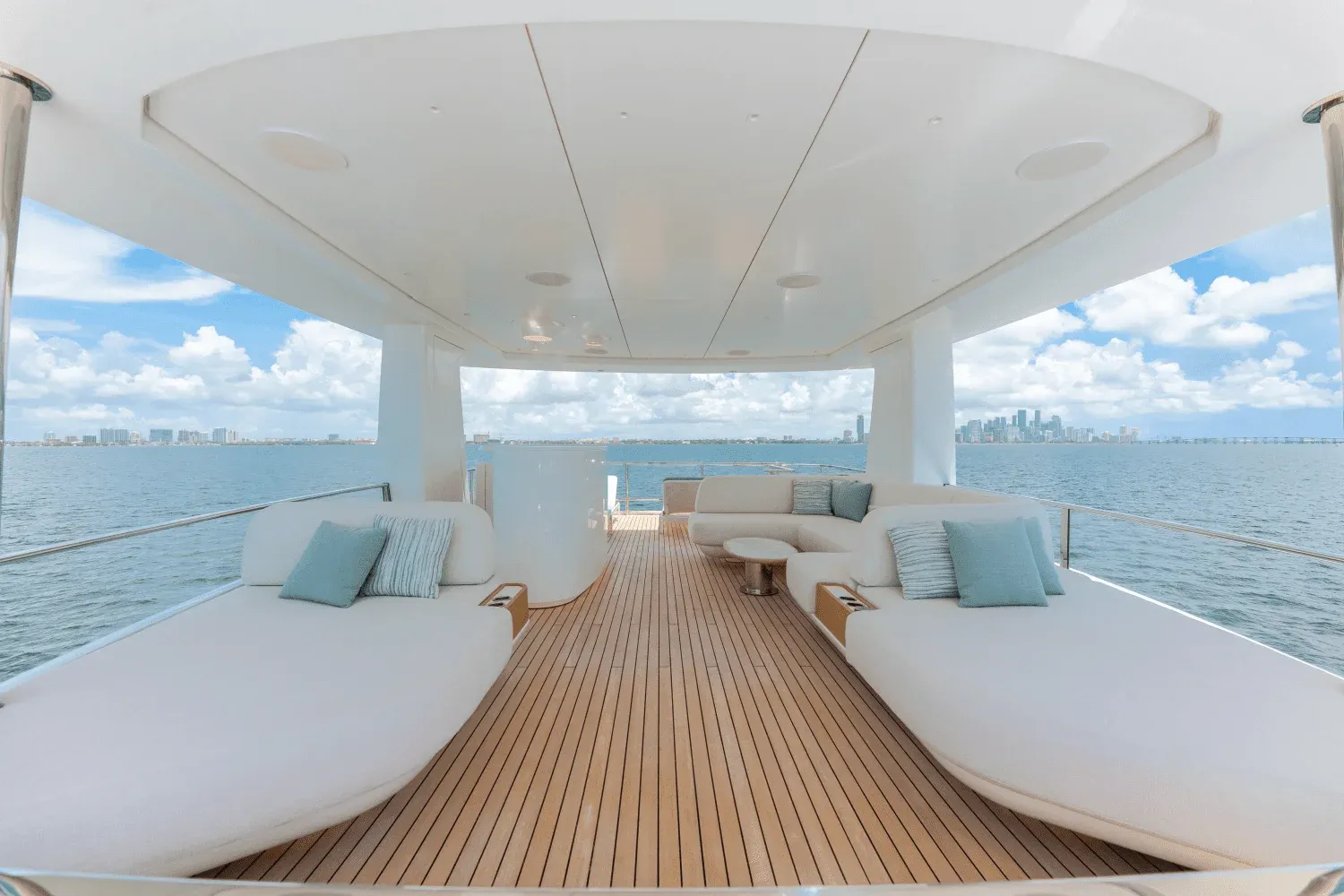 Azimut Grande 36M Detail
