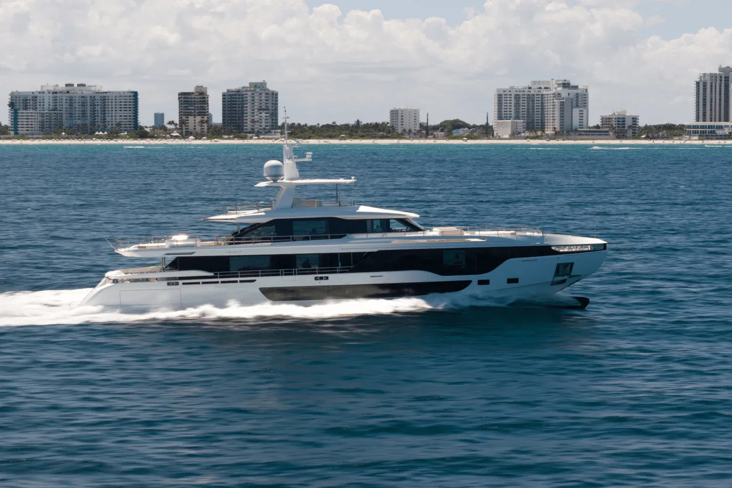 Azimut Grande 36M Detail