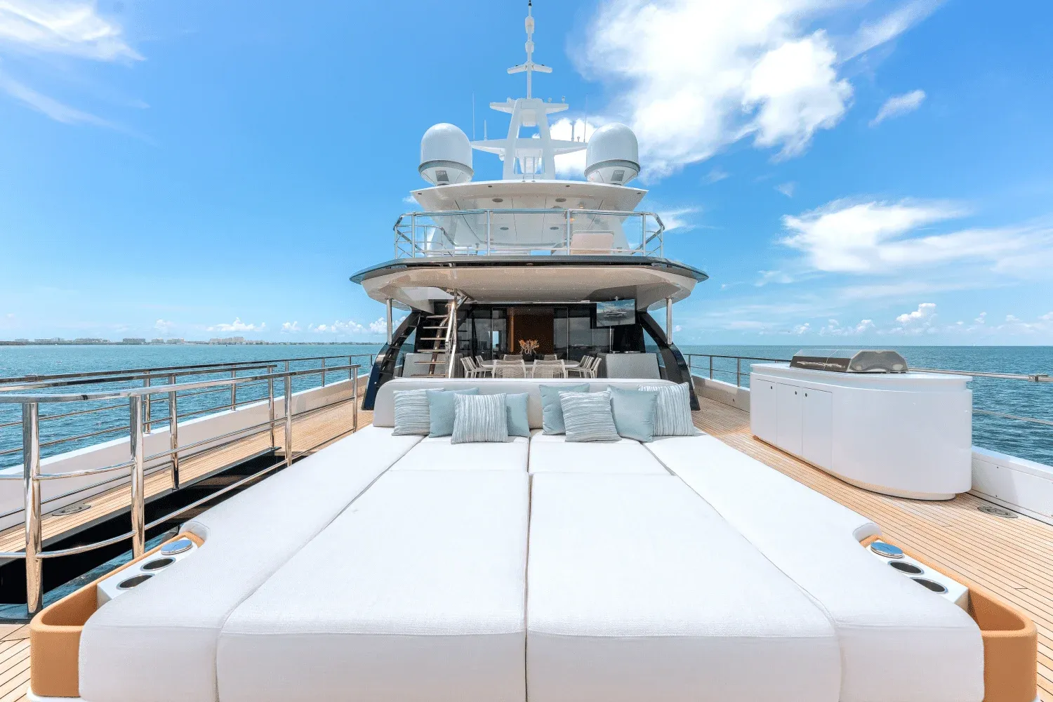 Azimut Grande 36M Detail