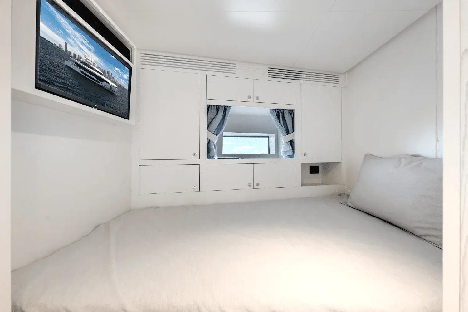 Azimut Grande 36M Detail