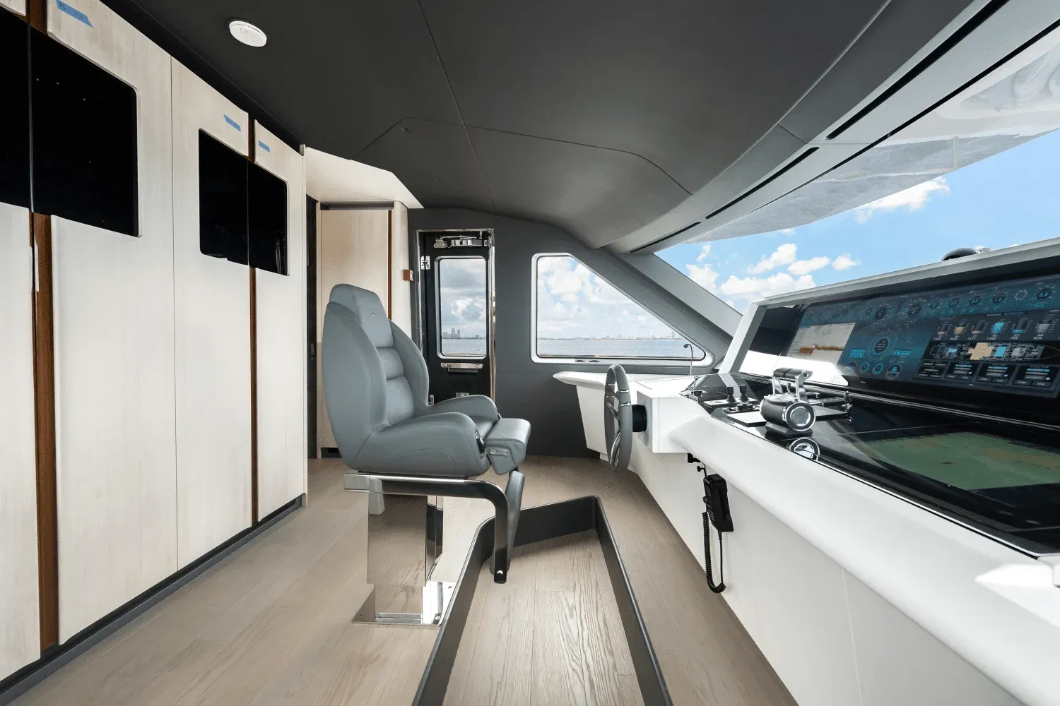 Azimut Grande 36M Detail