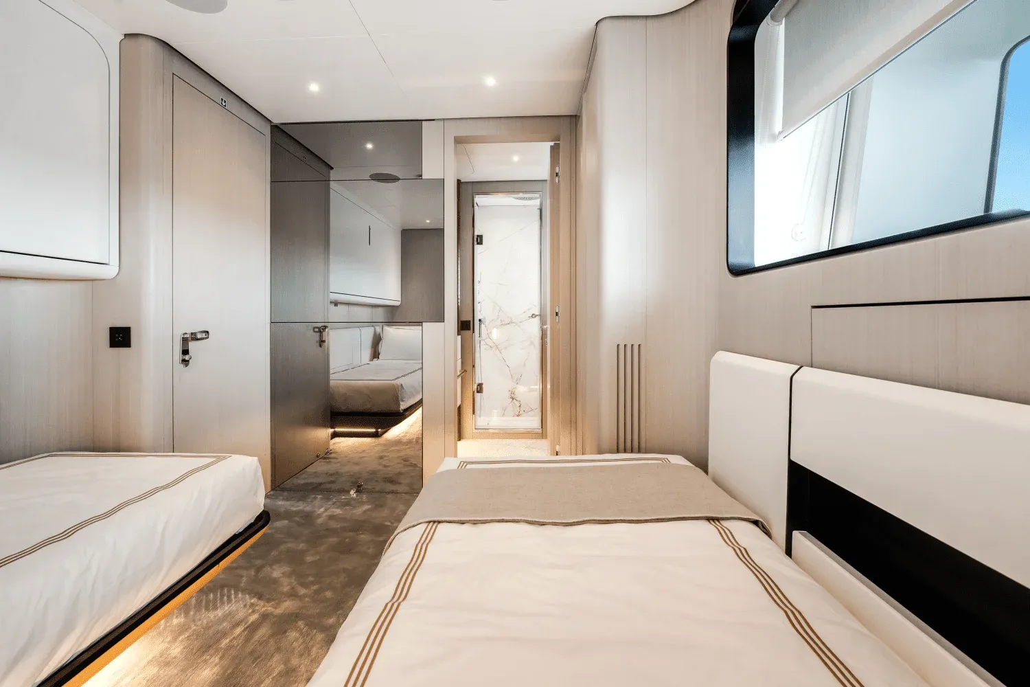 Azimut Grande 36M Detail