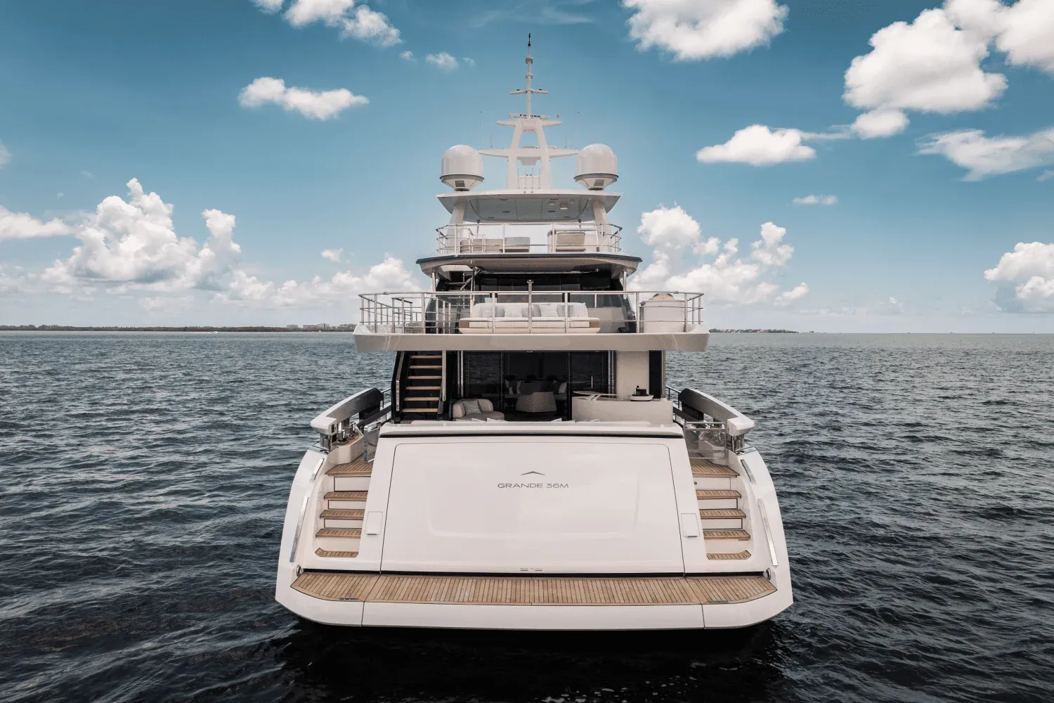 Azimut Grande 36M Detail