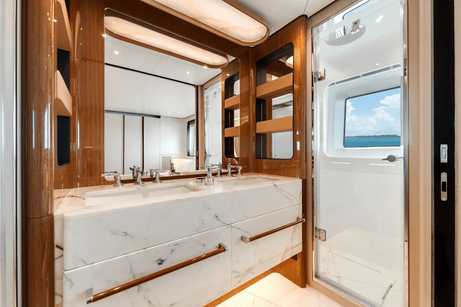 Azimut Grande 36M Detail