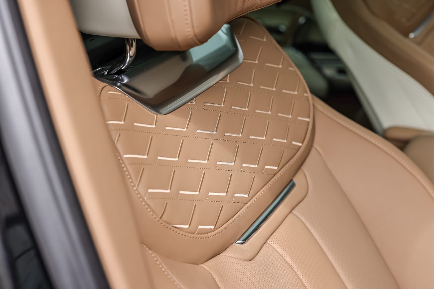 Range Rover SV LWB Detail