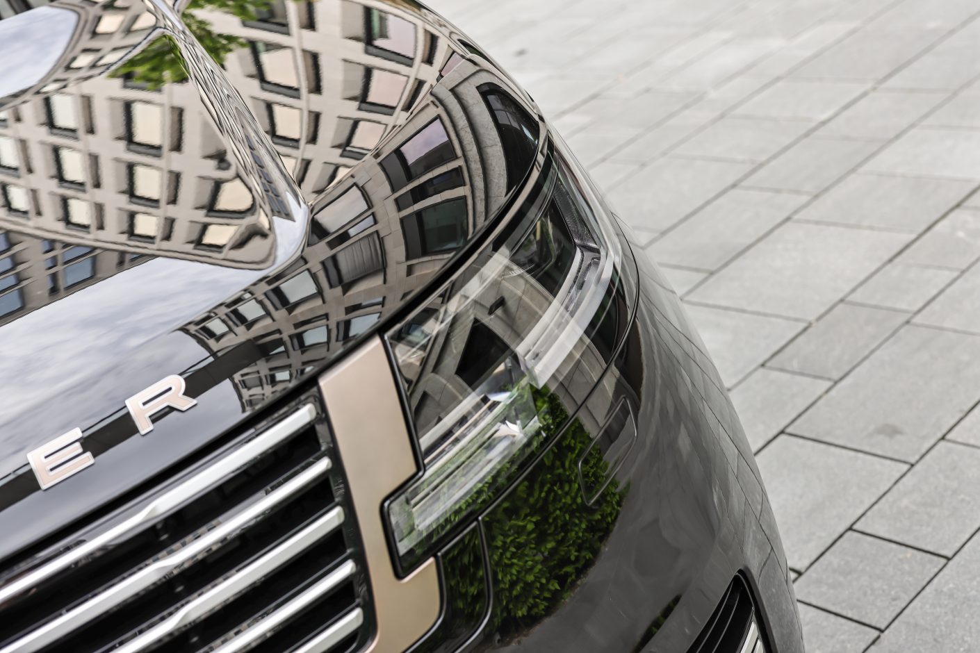 Range Rover SV LWB Detail