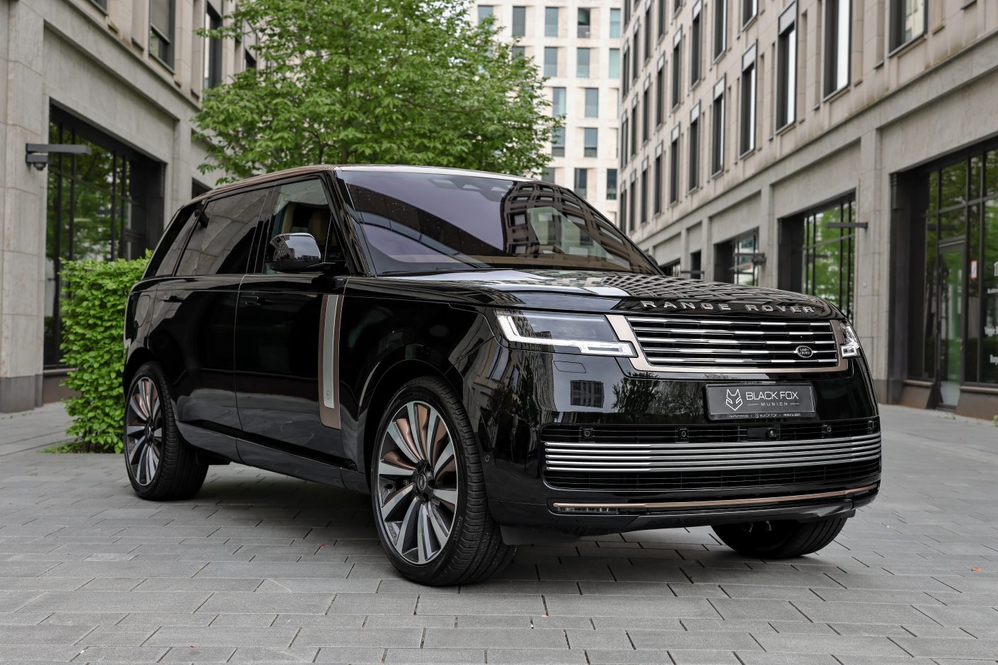 Range Rover SV