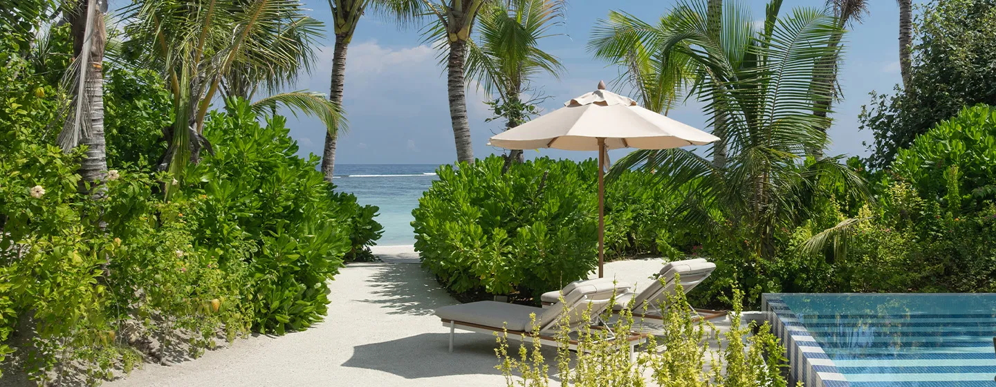 Beach Villa và bờ cát trắng mịn SO Maldives