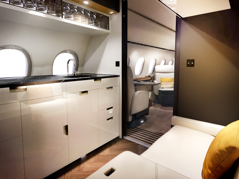 Dassault Falcon 10X Detail