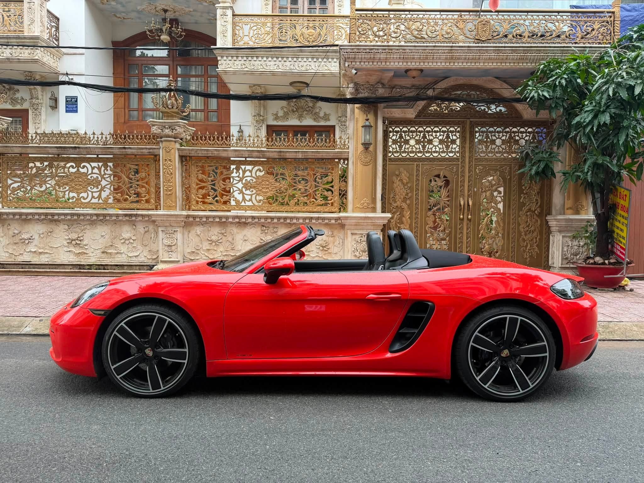 Porsche 718 Boxster S Mui Trần: Lướt 43,000 km, Đẹp Hoàn Hảo, Giá 2.99 Tỷ - Ảnh thực tế 7