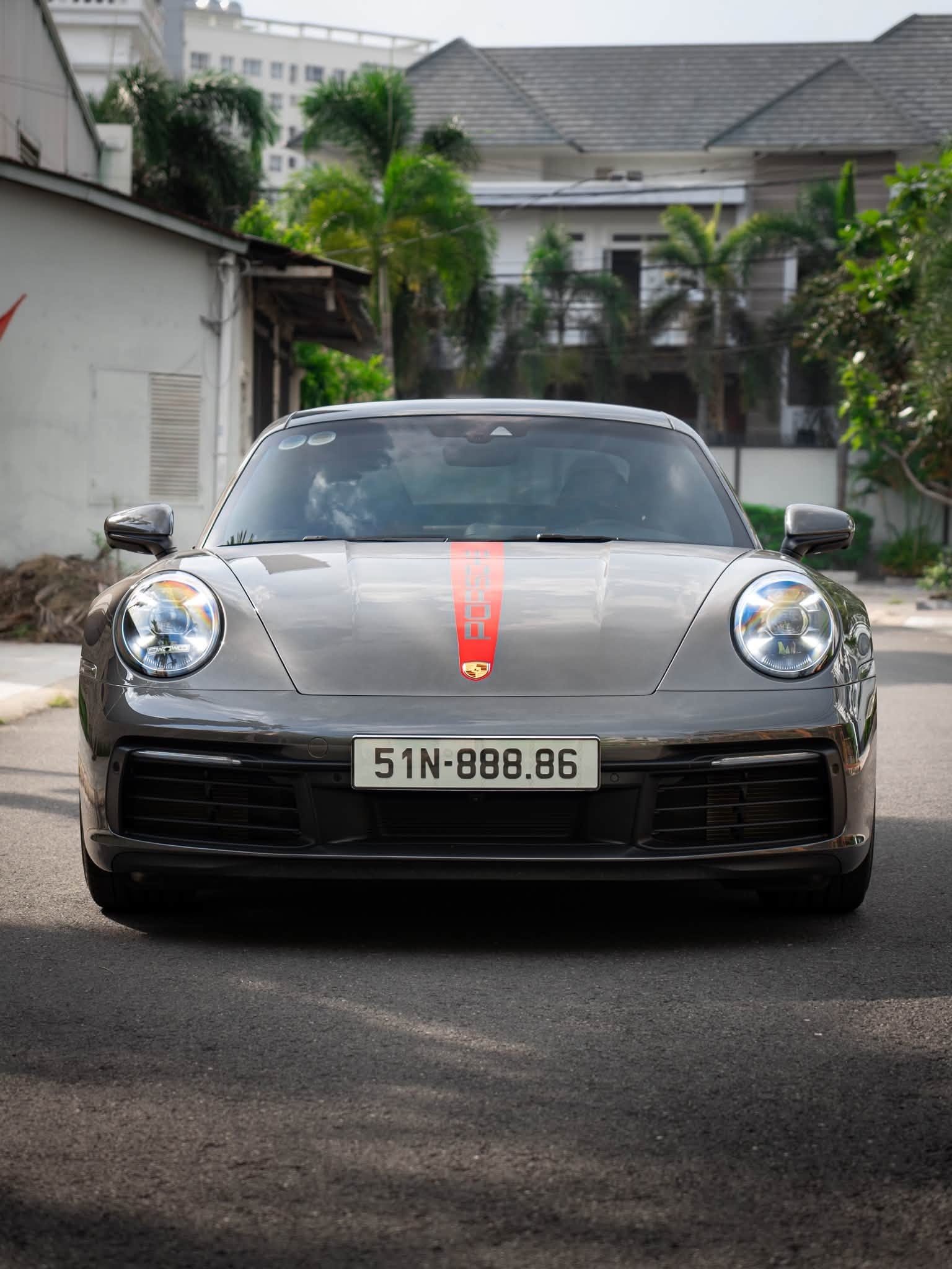 Porsche 911 Carrera 4S (992): Lướt 7,800 km, Còn BH Chính Hãng 2028, Tặng 2 Bộ Mâm, Giá 8.x Tỷ - Ảnh thực tế 4