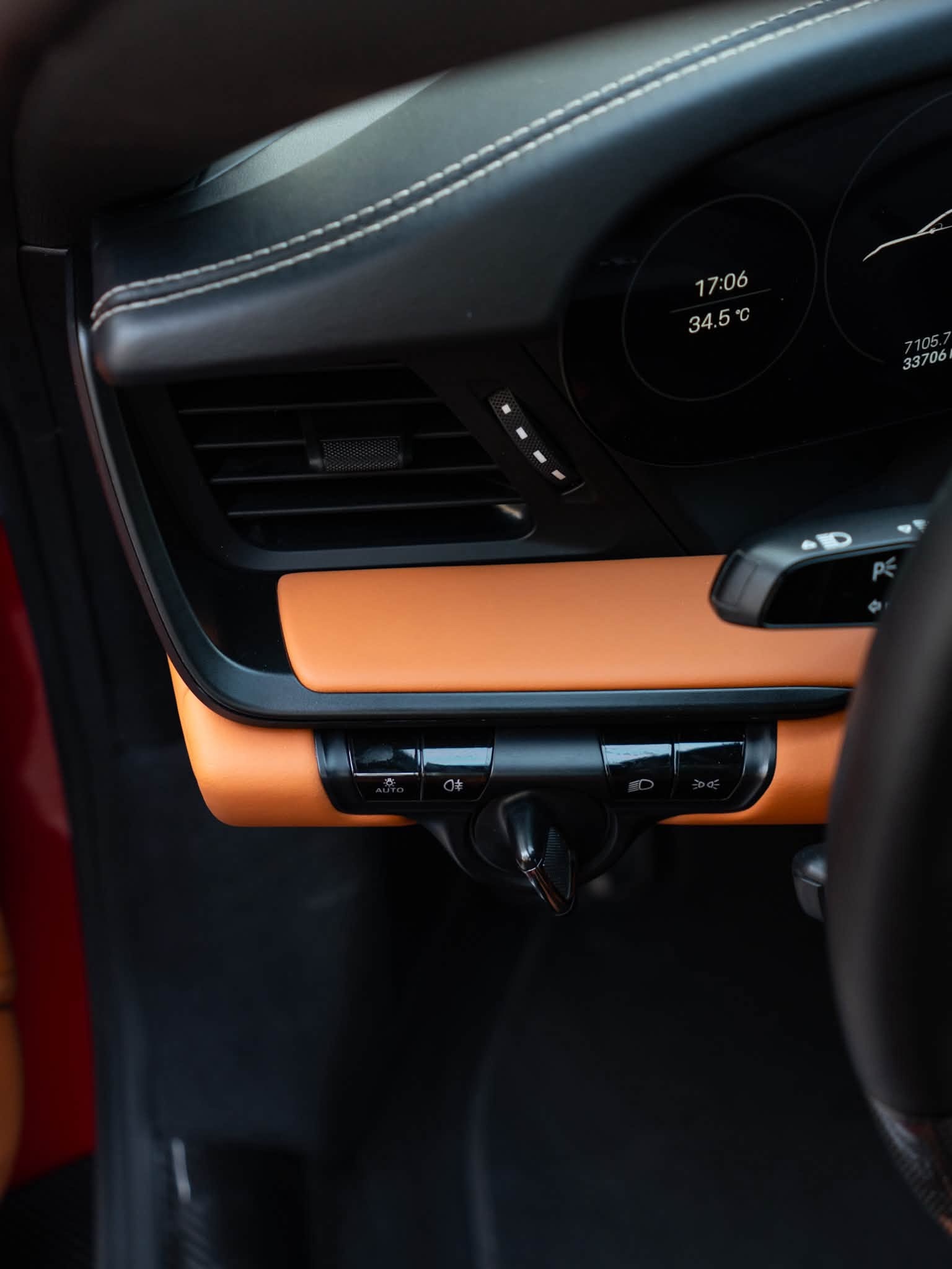 Porsche 911 Nâng Cấp Gói Độ GT3 Touring: Option Hãng Hơn 1 Tỷ, Gói Độ Gần 3 Tỷ, Giá 5.9 Tỷ - Ảnh thực tế 5